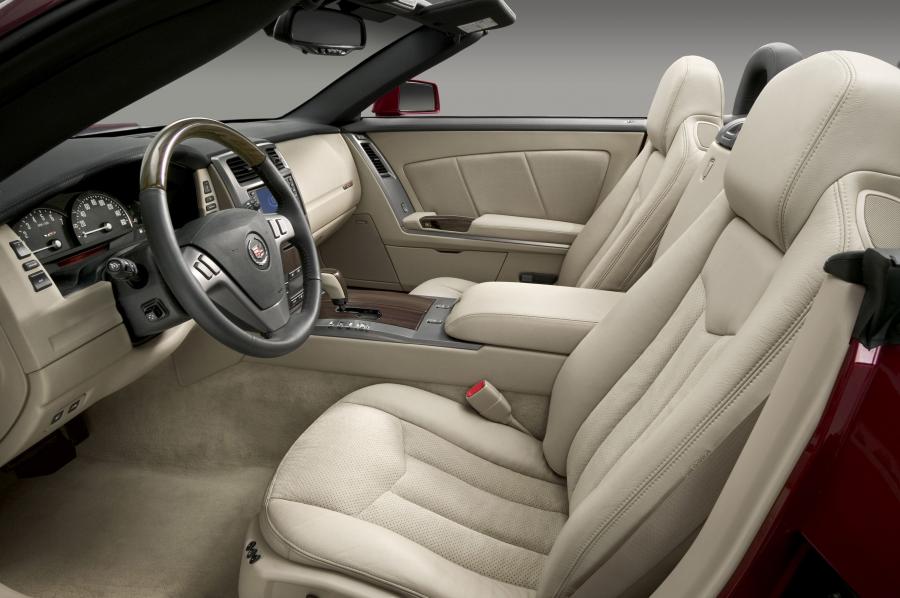  Cadillac XLR-V 2006 года  (фото 26 из 58)